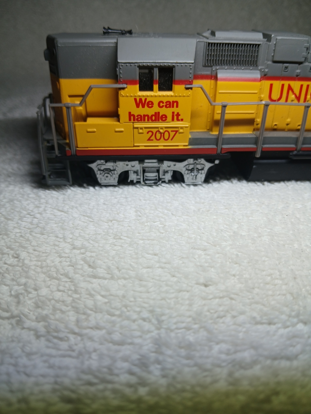 UNION PACIFIC Yellow & Gray Decorative Train Model Car